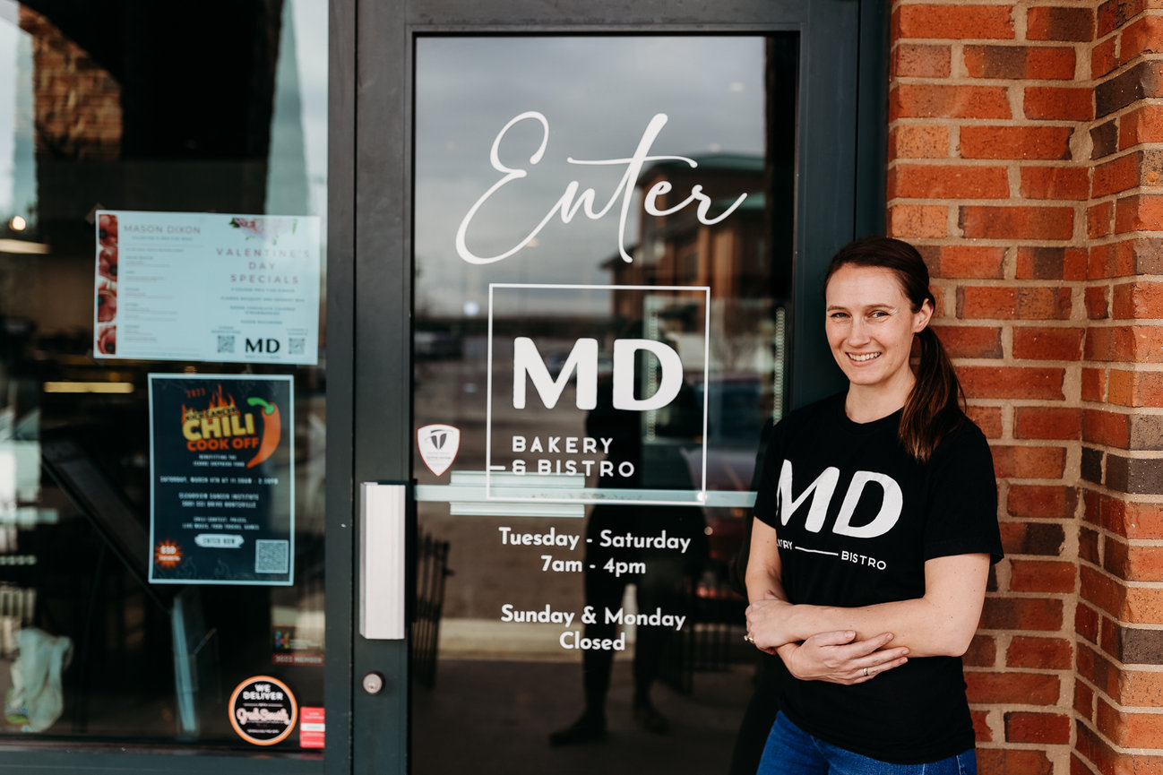 Is a Studio Newborn Session or an In-Home Newborn Session Right for You?