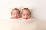 How to capture twice the love during a twin newborn session - Tips for newborn photographers