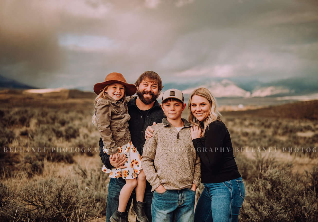 Nick and Eva Sweet Water Hollow Salmon Idaho Idaho Wedding