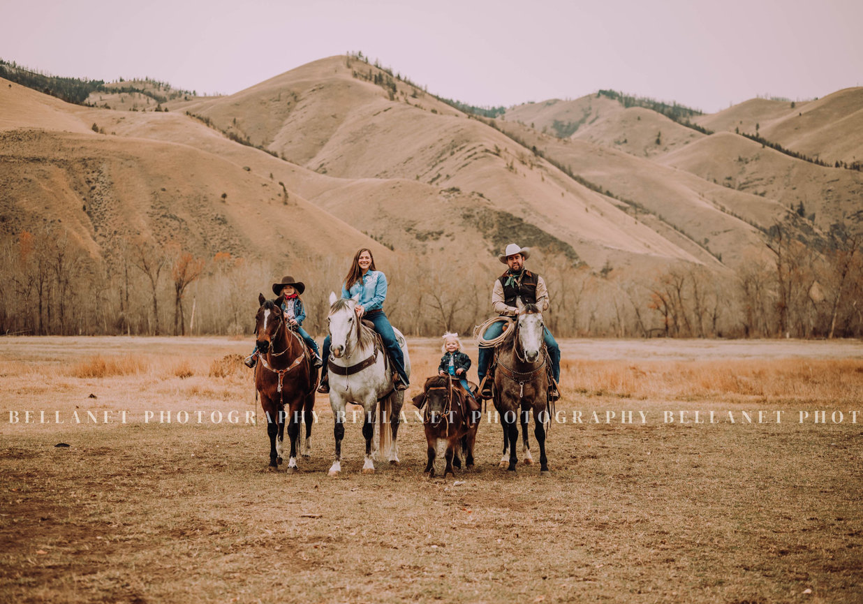 Nick and Eva Sweet Water Hollow Salmon Idaho Idaho Wedding