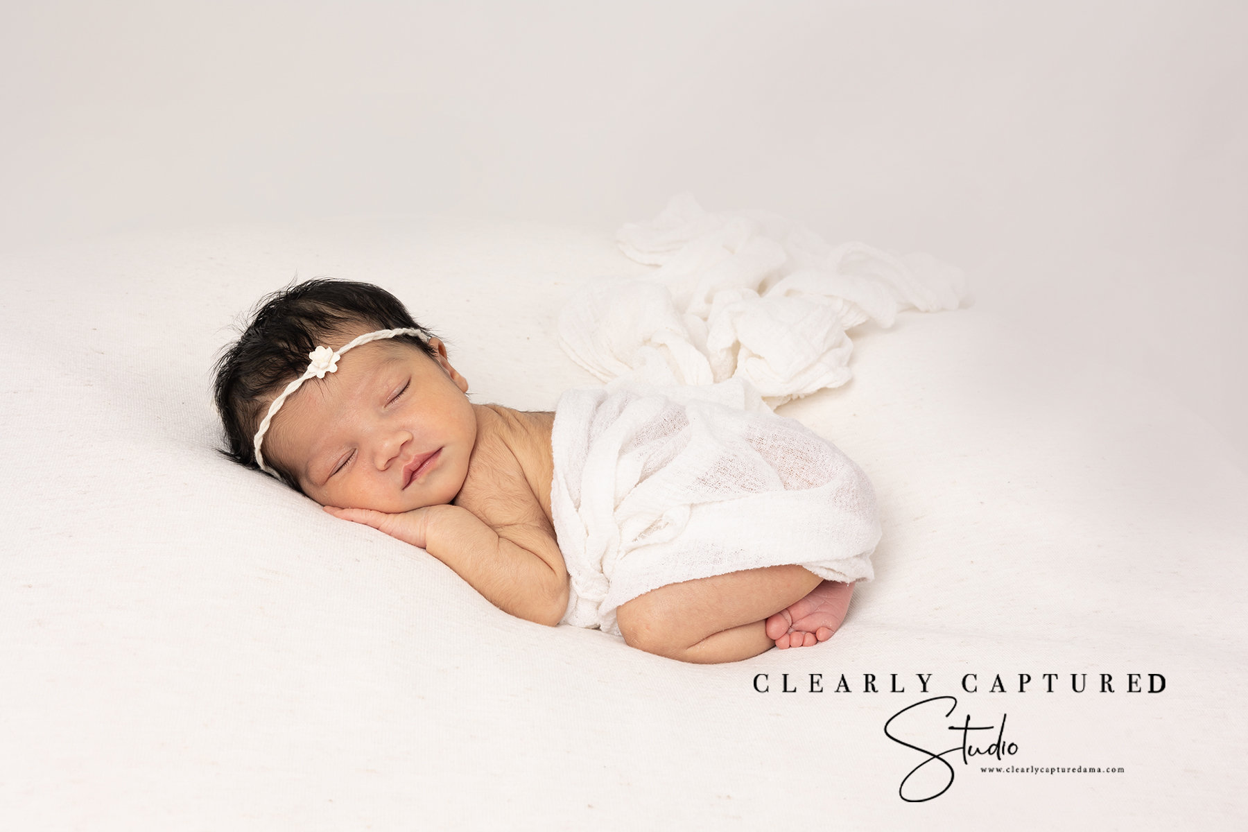 Newborn Portrait Session / Alìvé Clearly Captured Studio