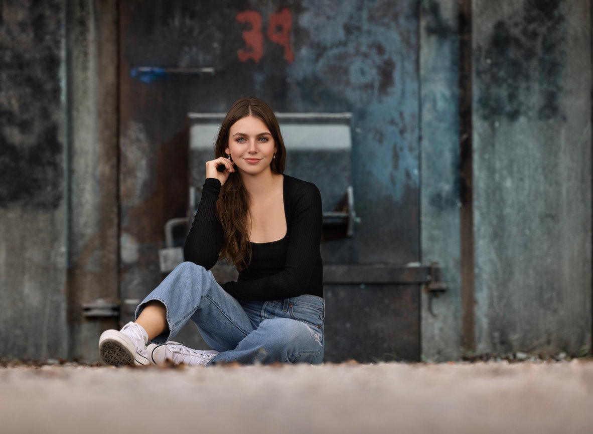 Inspired by one of my favorite photographers on YouTube @jessicakobeissi  Model … | Urban photography portrait, Street photography portrait, Street  photography model