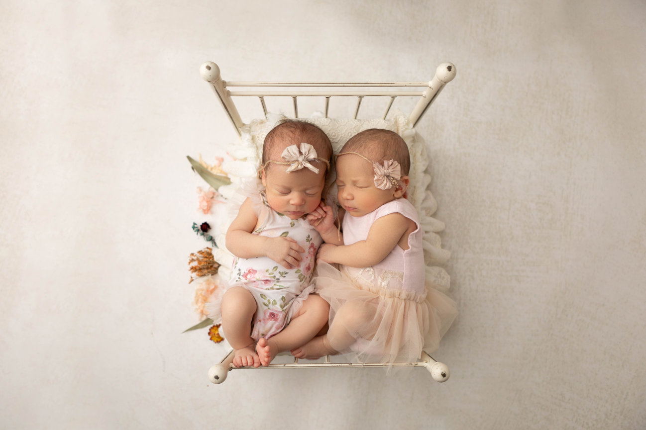 riverside ca newborn twin session,inland empire newborn photography, riverside newborn photographer, riverside newborn photography, riverside maternity photographer, riverside baby photographer, riverside cake smash photographer,