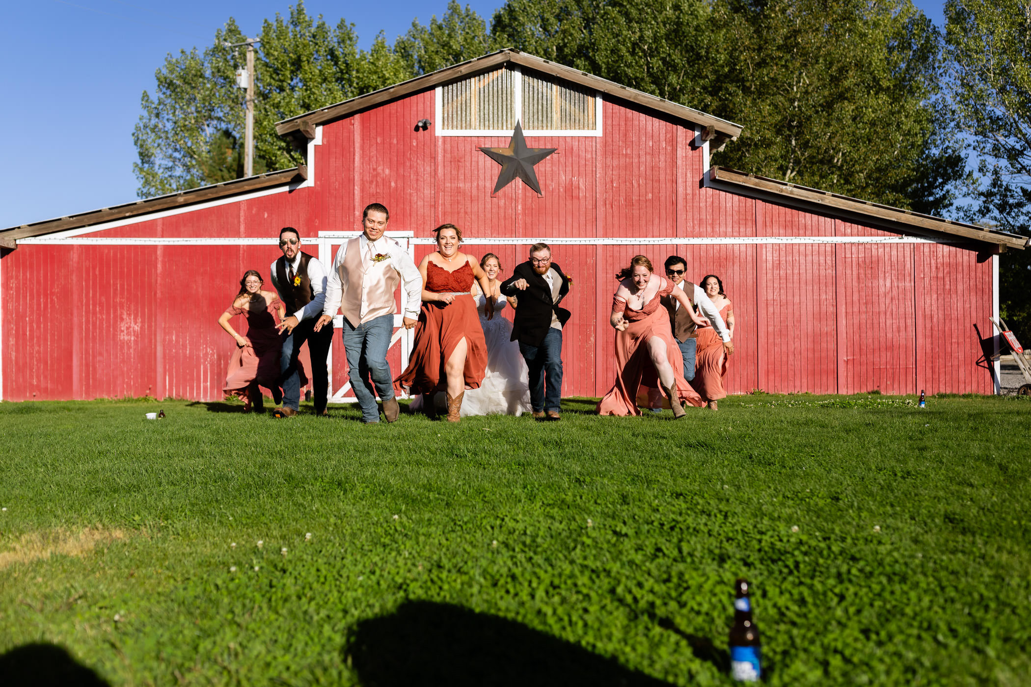 red-barn-wedding-at-sentimental-journey-kate-brown-photography