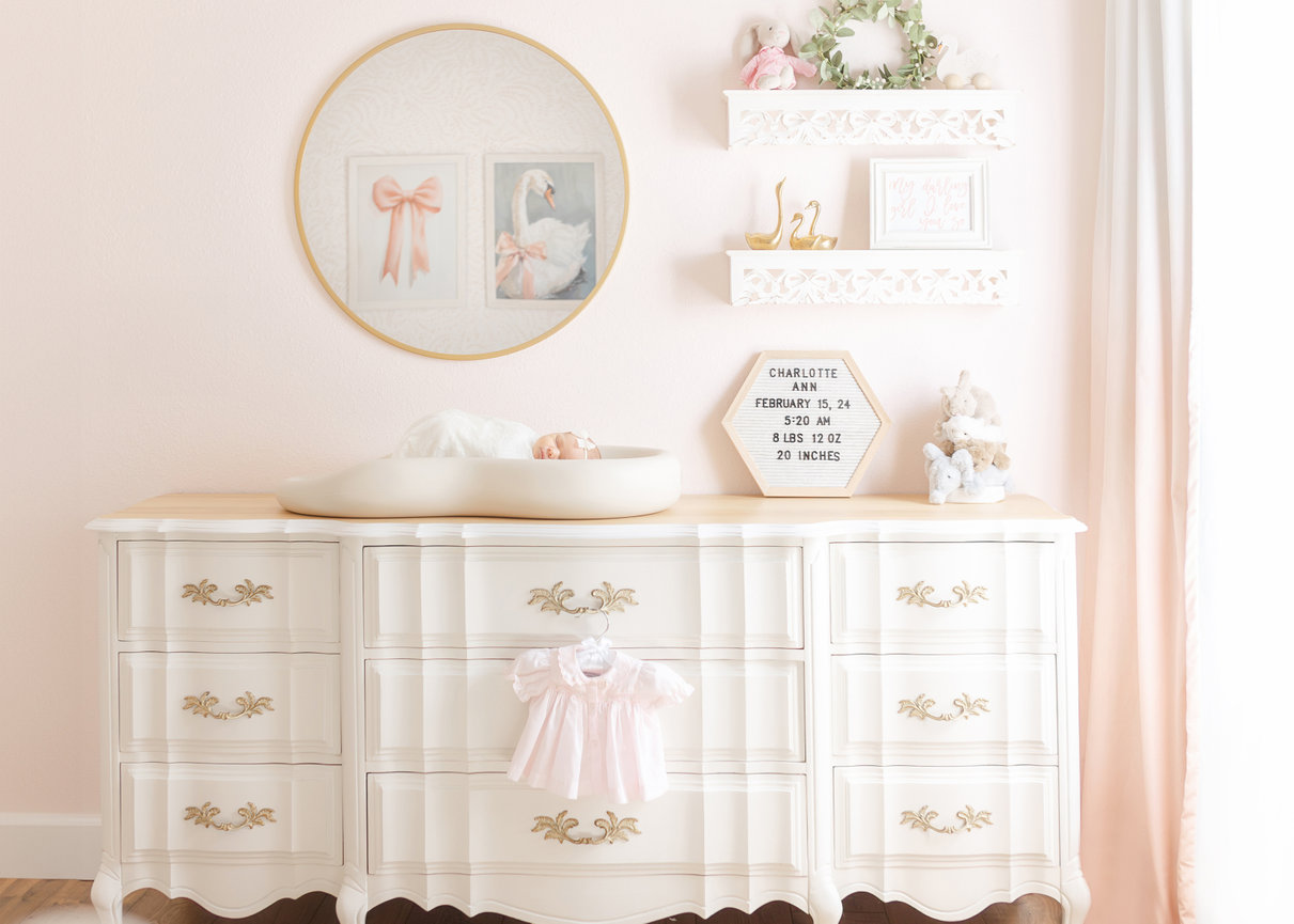 Natural lifestyle newborn session in Jacksonville home