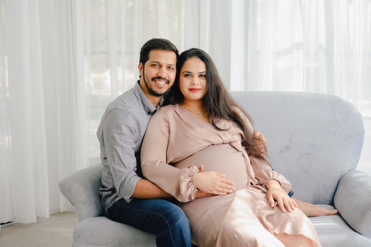 maternity-natural-light-studio-white-curtains