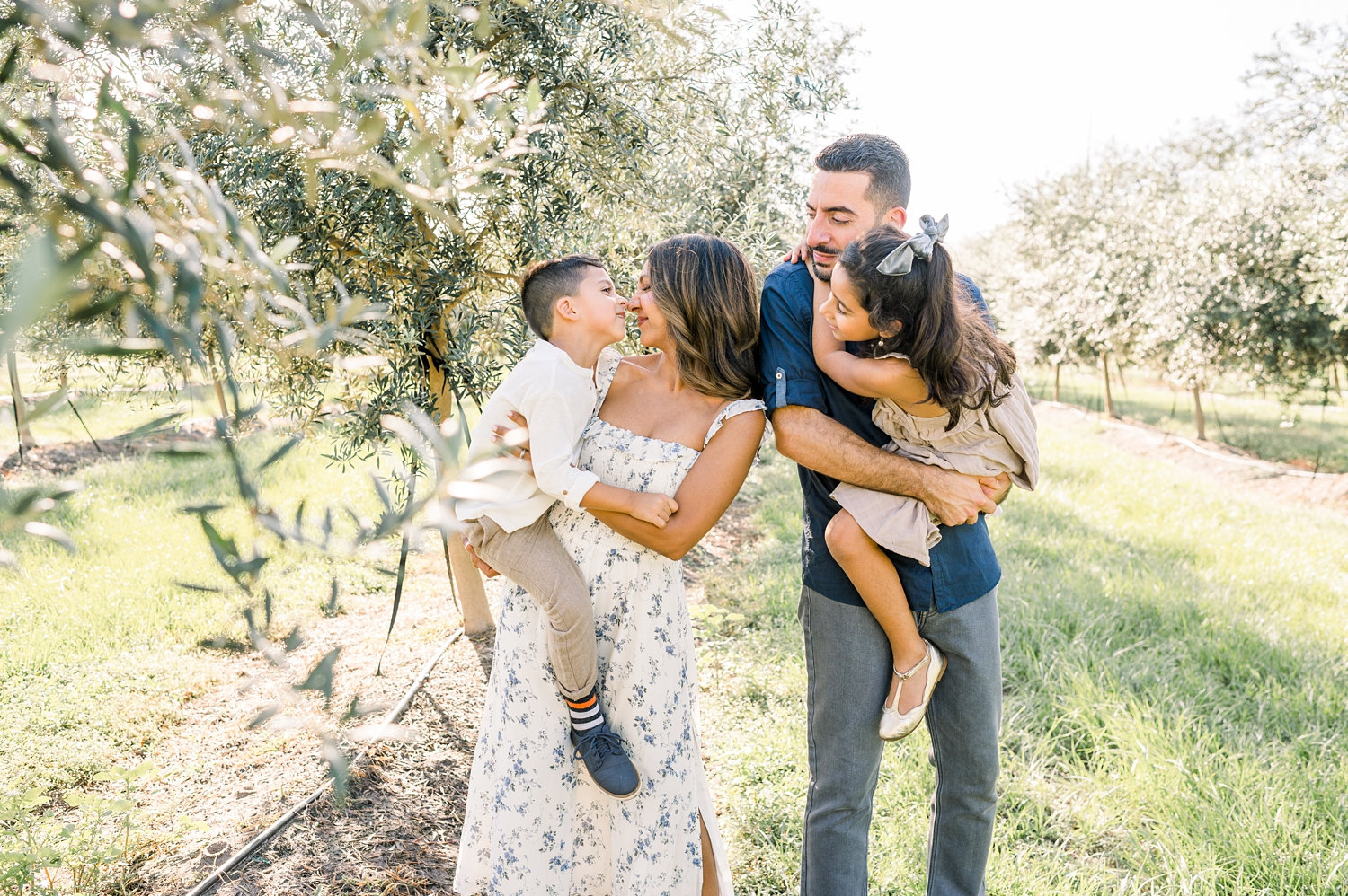 beautiful family photo session, spring family photo session, olive grove pictures, Rya Duncklee