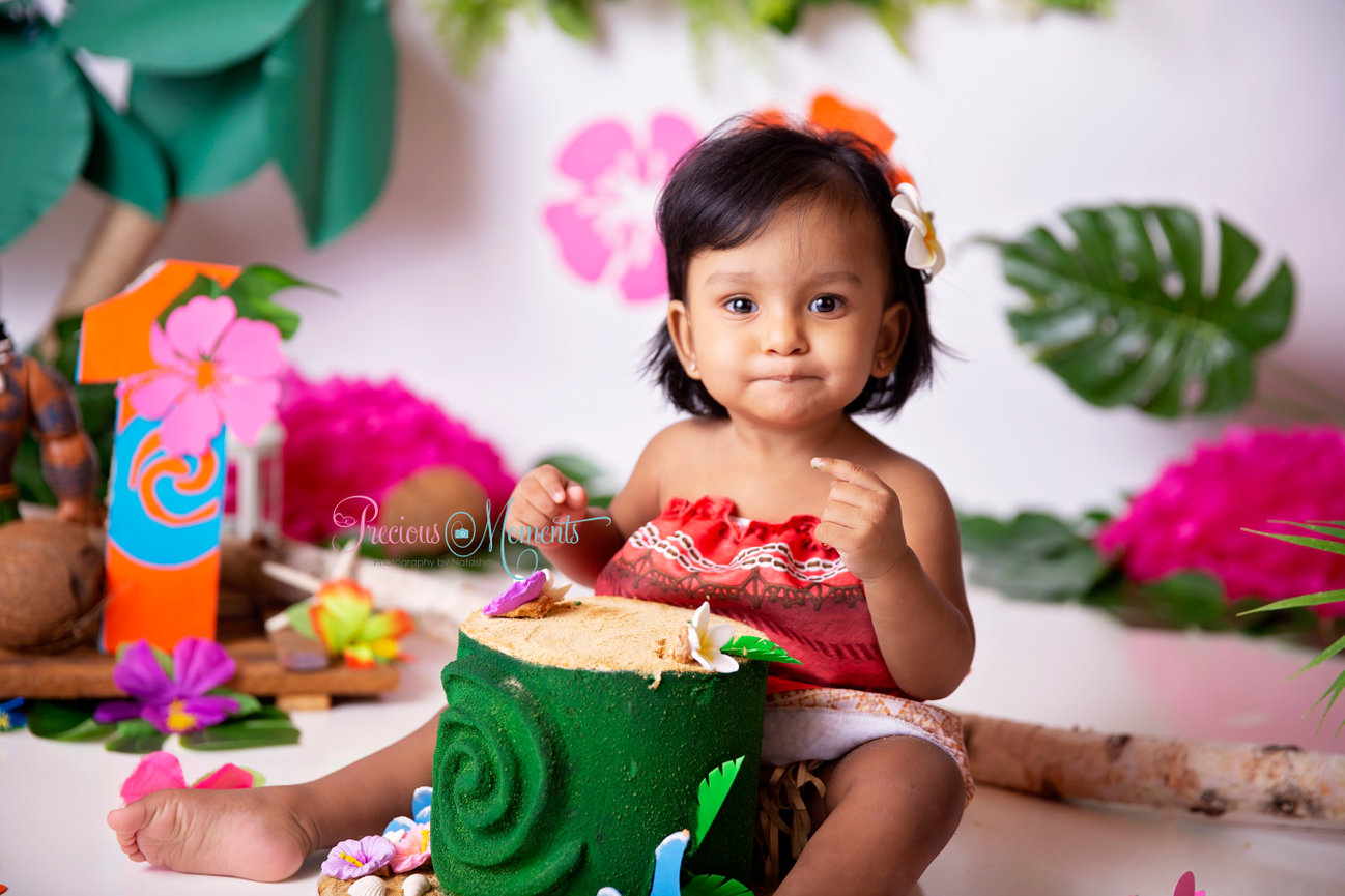 Brampton Cake Smash Photographer Elianna S Moana Themed Cake Smash Precious Moments Photography Newborn Family Photographer