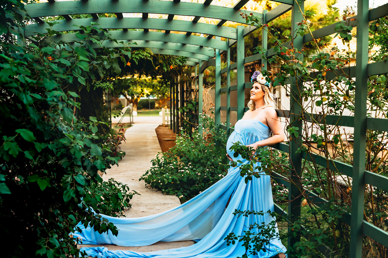GLENDALE MATERNITY PHOTOSHOOT