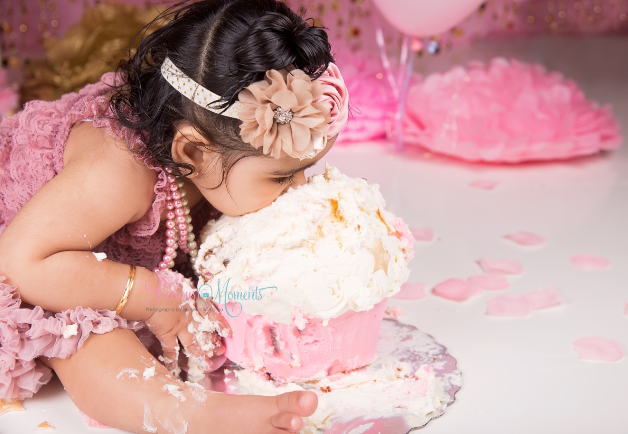 Guelph Cake Smash | First Birthday Session Yellow Brick Road Photography
