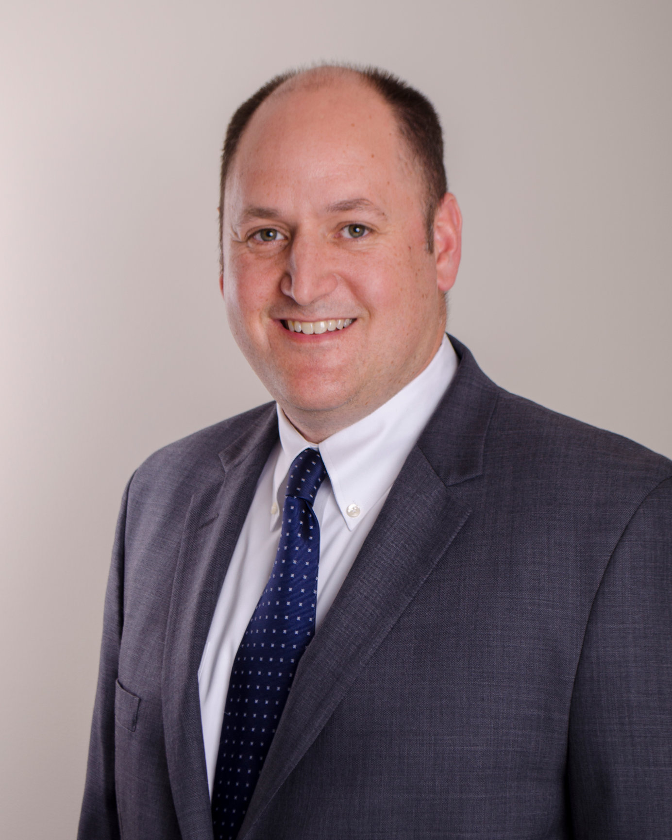 How to know that it is time to update your headshot ! MJLStudios